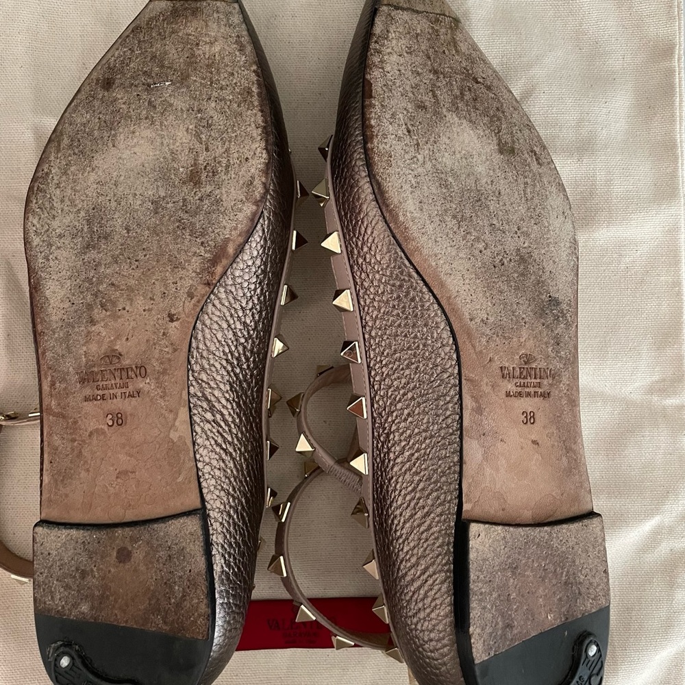 VALENTINO ROCKSTUD LEATHER FLATS - Picture 6 of 16